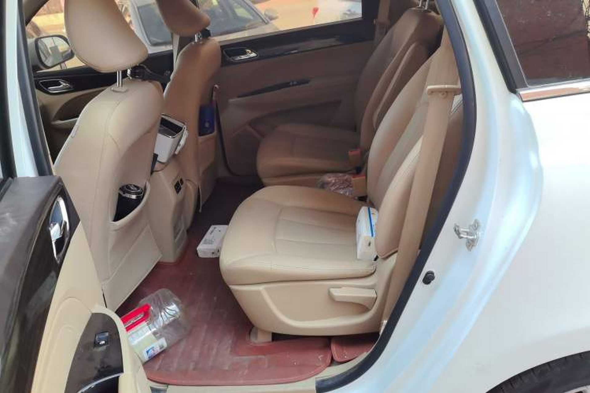 Used Baojun 730 2016 1.8L Manual Comfort Version 7 Seats Left Rear Seat