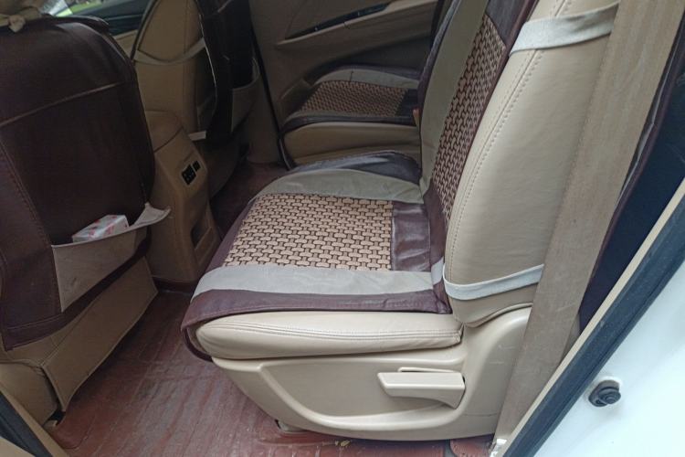 Used Baojun 730 2016 1.5L Manual Comfort Version 7 Seats China V Emission Standard Left Rear Seat