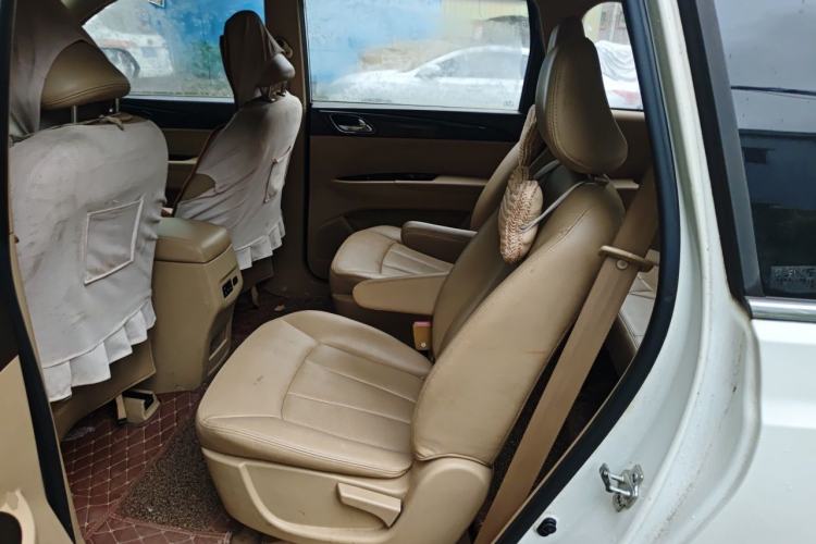 Used Baojun 730 2016 1.5T Manual Luxury Edition 7 Seats Left Rear Seat