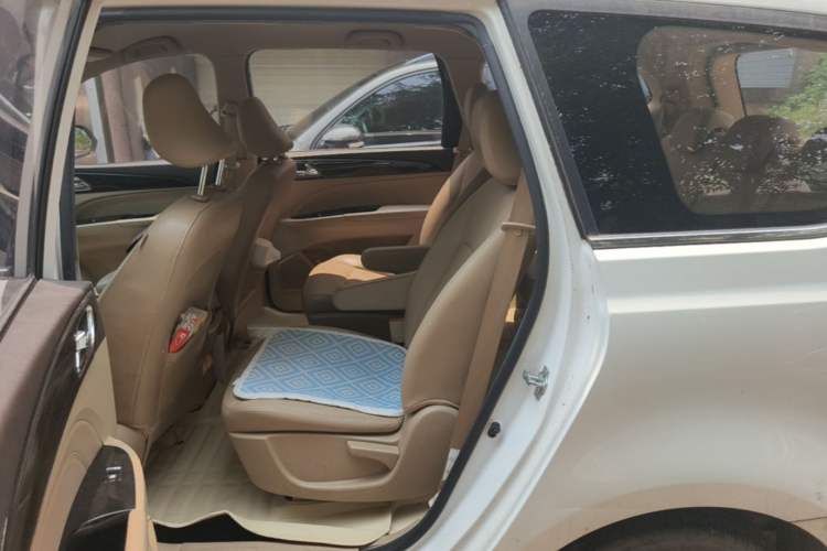 Used Baojun 730 2016 1.5L Manual Comfort Version 7 Seats China V Emission Standard Left Rear Seat