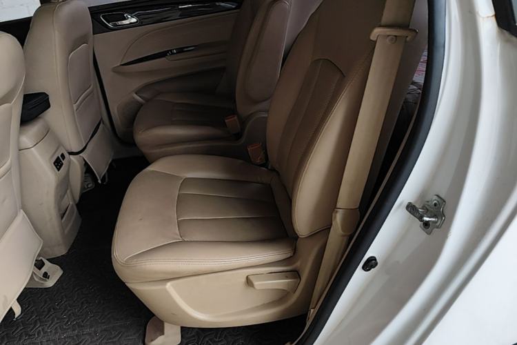 Used Baojun 730 2016 1.5L Manual Comfort Version 7 Seats China V Emission Standard Left Rear Seat