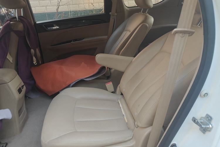 Used Baojun 730 2016 1.5L Manual Luxury Edition 7 Seats Left Rear Seat