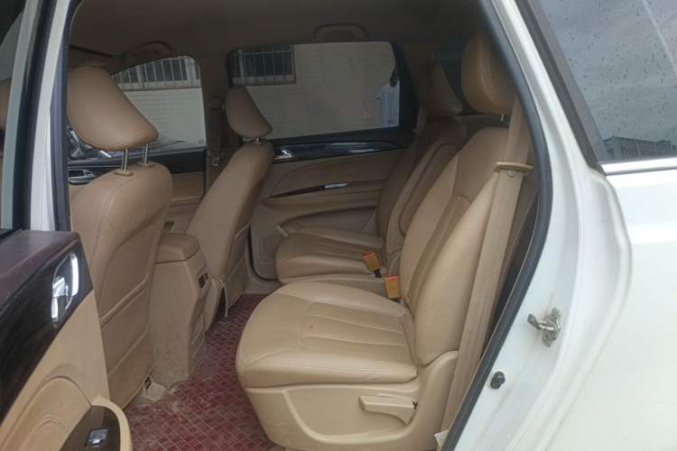 Used Baojun 730 2016 1.5L Manual Comfort Version 7 Seats China V Emission Standard Left Rear Seat