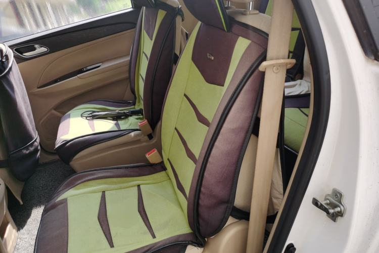 Used Baojun 730 2016 Revised 1.5L Manual Standard Version 7 Seats China V Emission Standard Left Rear Seat