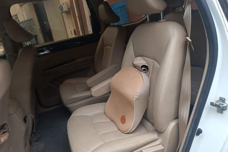 Used Baojun 730 2016 1.5L Manual Comfort Version 7 Seats China V Emission Standard Left Rear Seat