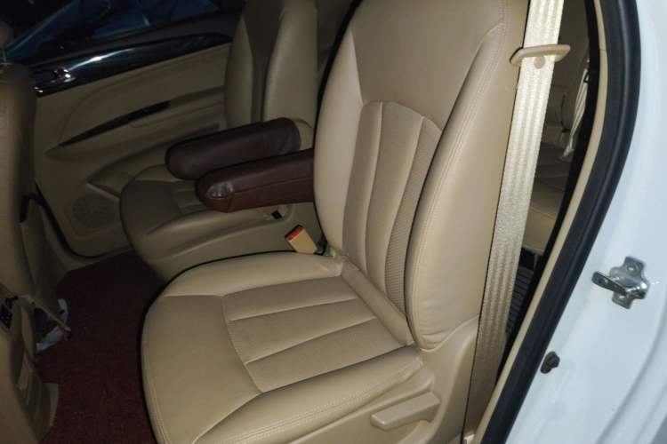 Used Baojun 730 2016 1.8L iAMT Comfort Version 7 Seats Left Rear Seat