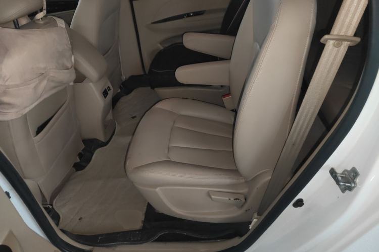 Used Baojun 730 2016 1.5L Manual Comfort Version 7 Seats China V Emission Standard Left Rear Seat