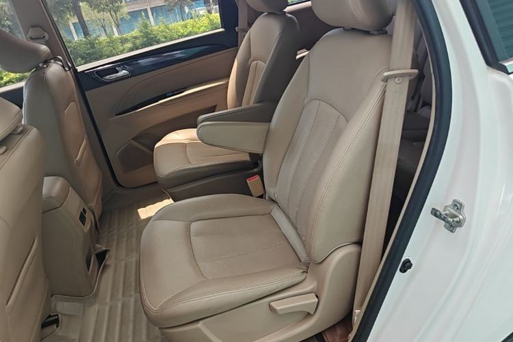 Used Baojun 730 2016 1.5L Manual Comfort Version 7 Seats China V Emission Standard Left Rear Seat