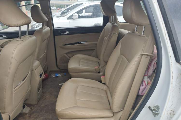 Used Baojun 730 2016 1.5T Manual Luxury Edition 7 Seats Left Rear Seat