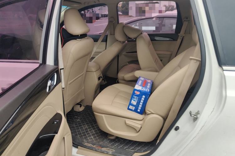 Used Baojun 730 2016 1.8L Manual Luxury Edition 7 Seats Left Rear Seat