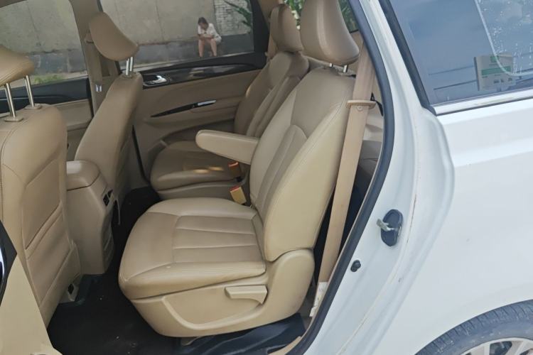 Used Baojun 730 2016 1.5L Manual Comfort Version 7 Seats China V Emission Standard Left Rear Seat