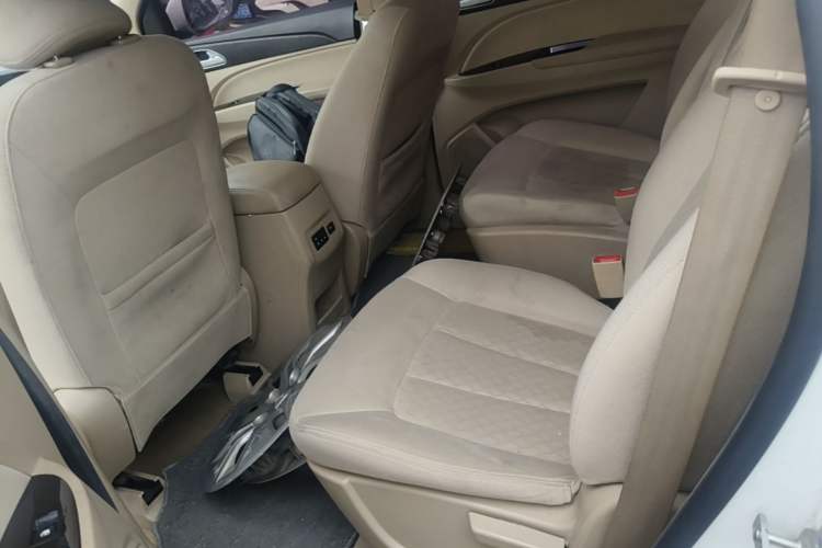 Used Baojun 730 2016 1.5L Manual Value Edition 7 Seats China V Emission Standard Left Rear Seat