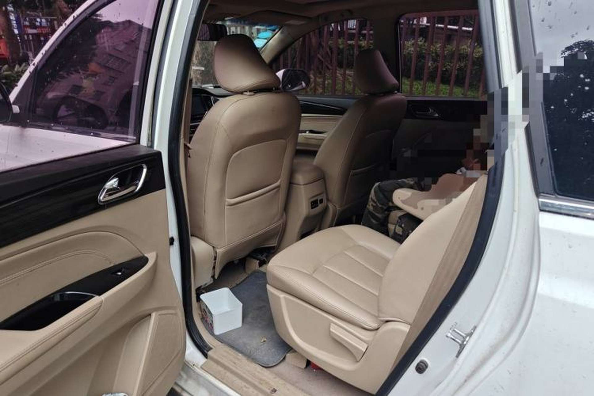 Used Baojun 730 2016 1.8L iAMT Luxury Model 7 Seats Left Rear Seat