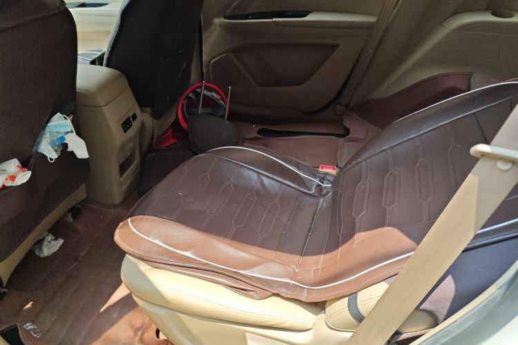 Used Baojun 730 2016 1.5L Manual Comfort Version 7 Seats China V Emission Standard Left Rear Seat