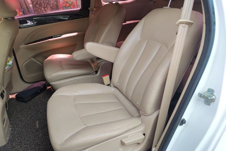Used Baojun 730 2016 1.5L Manual Comfort Version 7 Seats China V Emission Standard Left Rear Seat