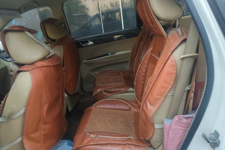 Used Baojun 730 2016 1.5L Manual Comfort Version 7 Seats China V Emission Standard Left Rear Seat