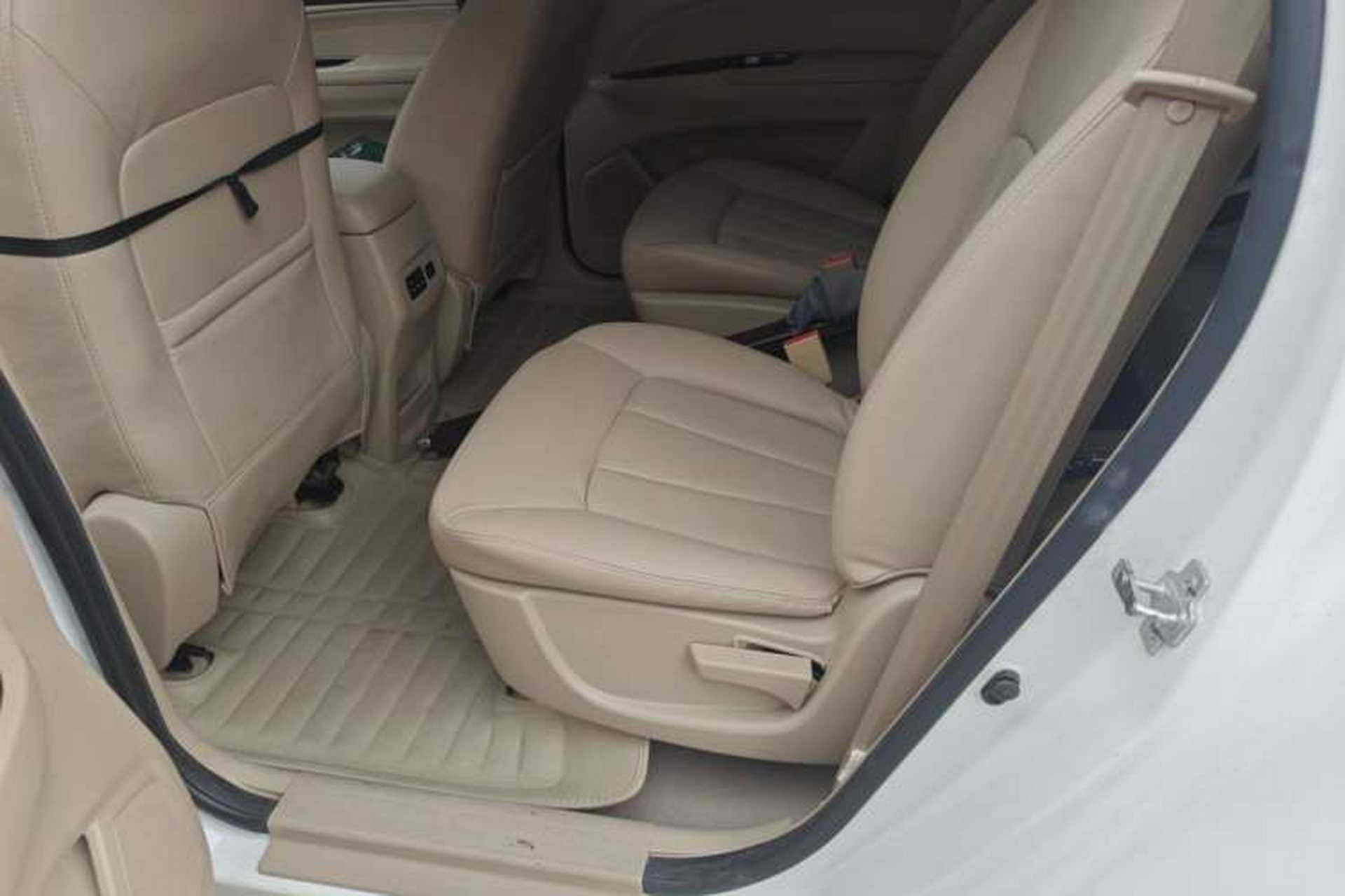 Used Baojun 730 2016 1.5L Manual Luxury Edition 7 Seats Left Rear Seat