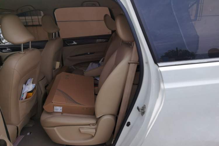 Used Baojun 730 2016 1.5L Manual Comfort Version 7 Seats China V Emission Standard Left Rear Seat