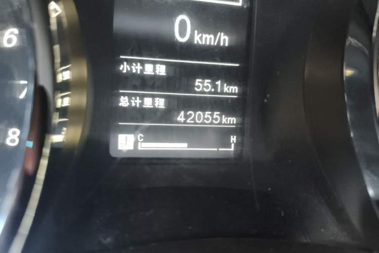 Used Baojun 730 2016 1.5L Manual Comfort Version 7 Seats China V Emission Standard Odometer Close Up