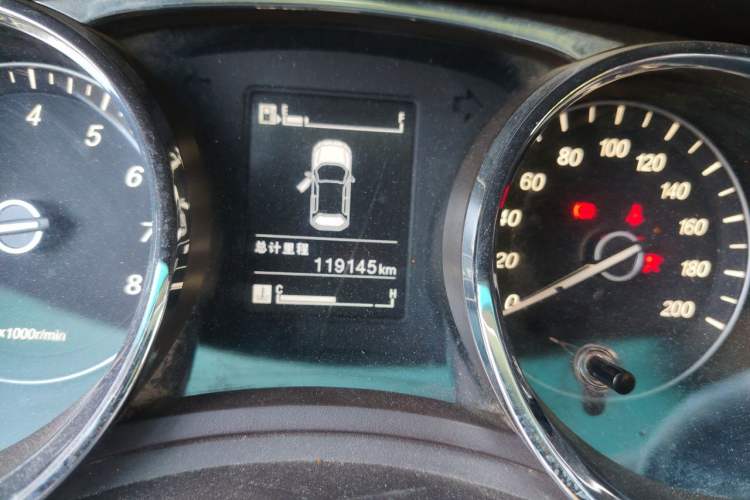 Used Baojun 730 2016 1.5L Manual Luxury Edition 7 Seats Odometer Close Up