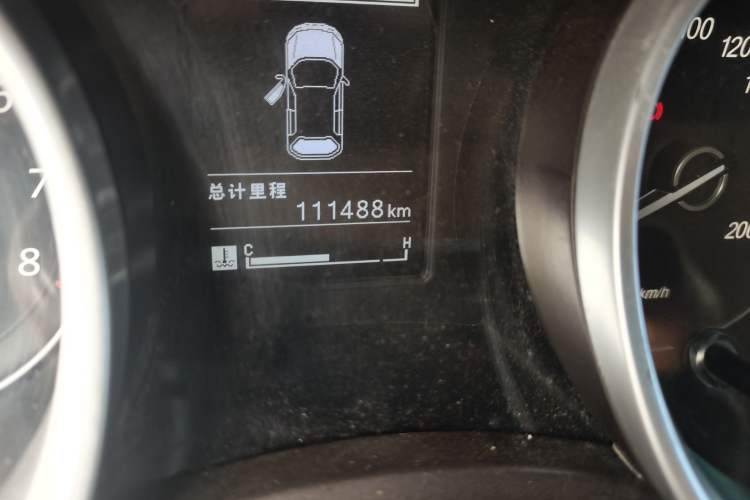 Used Baojun 730 2016 Revised 1.5L Manual Standard Version 7 Seats China V Emission Standard Odometer Close Up
