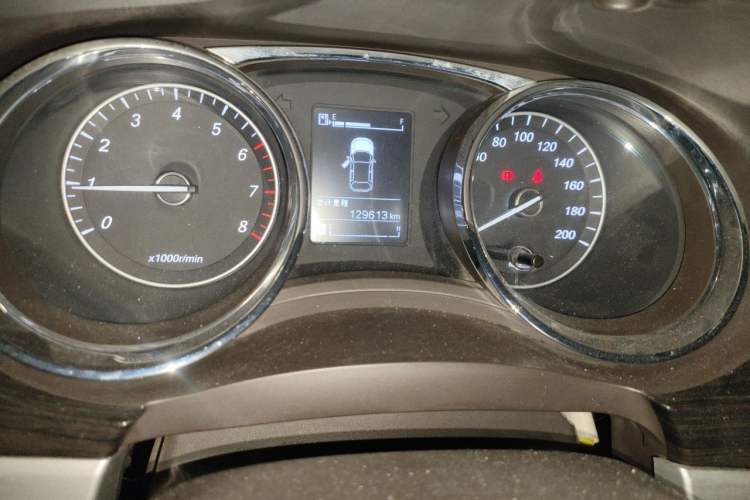 Used Baojun 730 2016 1.5L Manual Comfort Version 7 Seats China V Emission Standard Odometer Close Up