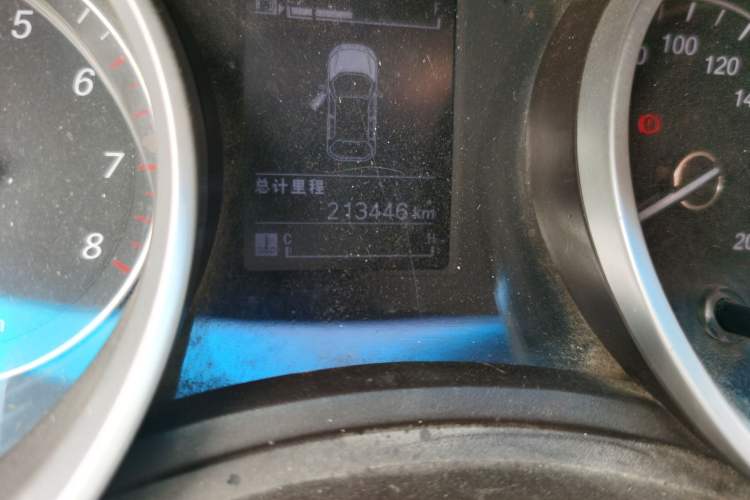 Used Baojun 730 2016 1.5L Manual Standard Version 7 Seats Odometer Close Up