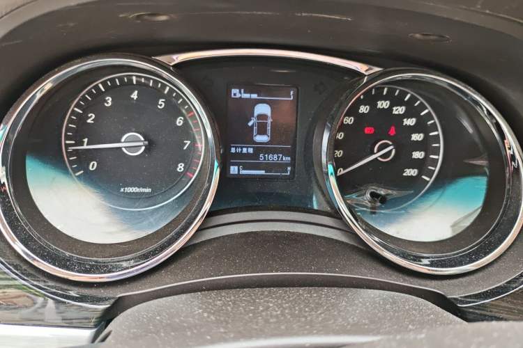 Used Baojun 730 2016 1.5L Manual Comfort Version 7 Seats China V Emission Standard Odometer Close Up