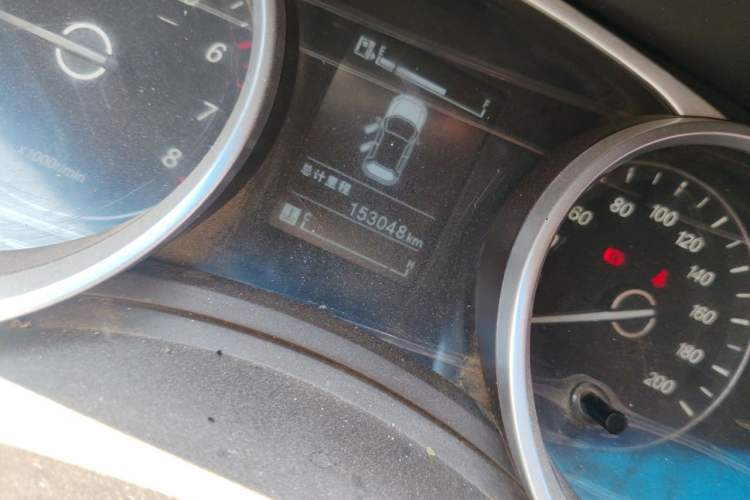 Used Baojun 730 2016 1.5L Manual Standard Version 7 Seats Odometer Close Up