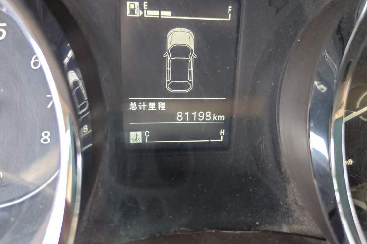 Used Baojun 730 2016 1.5L Manual Comfort Version 7 Seats China V Emission Standard Odometer Close Up