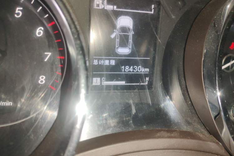 Used Baojun 730 2016 1.5L Manual Comfort Version 7 Seats China V Emission Standard Odometer Close Up