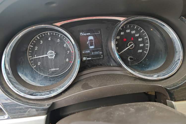 Used Baojun 730 2016 1.5L Manual Comfort Version 7 Seats China V Emission Standard Odometer Close Up