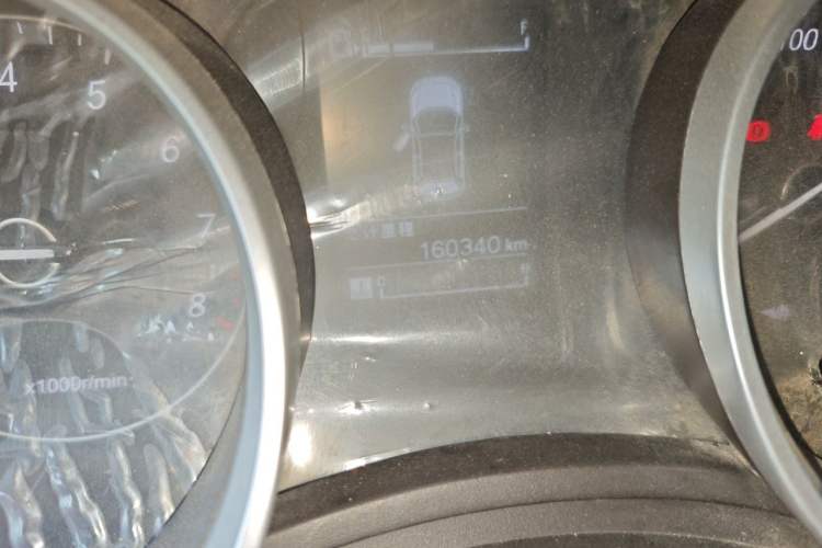 Used Baojun 730 2016 1.5L Manual Standard Version 7 Seats Odometer Close Up