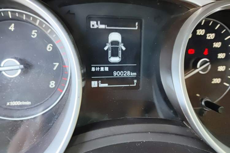 Used Baojun 730 2016 1.5L Manual Standard Version 7 Seats Odometer Close Up