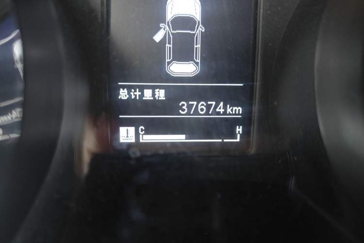 Used Baojun 730 2016 1.5L Manual Comfort Version 7 Seats China V Emission Standard Odometer Close Up