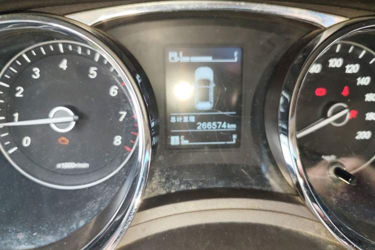 Used Baojun 730 2016 1.5L Manual Standard Version 7 Seats Odometer Close Up