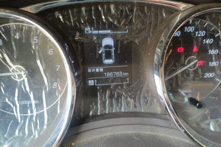 Used Baojun 730 2016 1.5L Manual Comfort Version 7 Seats China V Emission Standard Odometer Close Up