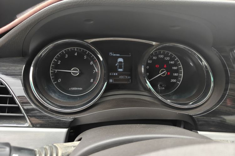 Used Baojun 730 2016 1.5L Manual Comfort Version 7 Seats China V Emission Standard Odometer Close Up