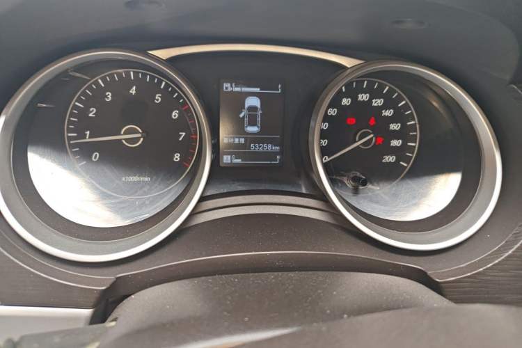 Used Baojun 730 2016 1.5T Manual Standard Version 7 Seats Odometer Close Up