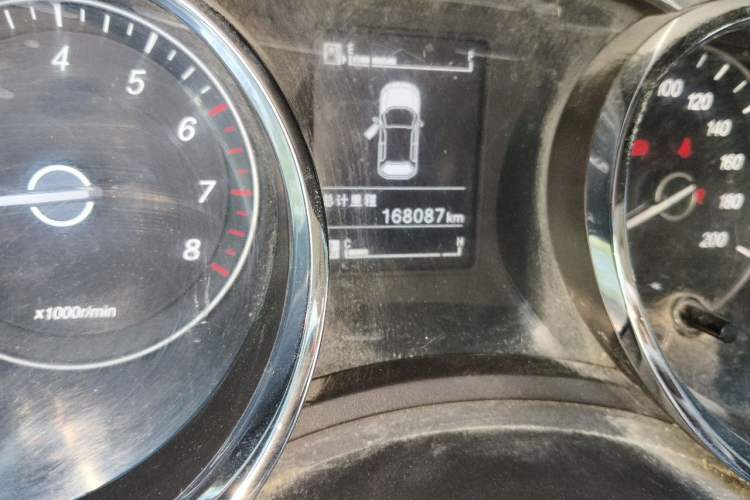 Used Baojun 730 2016 1.5L Manual Comfort Version 7 Seats China V Emission Standard Odometer Close Up