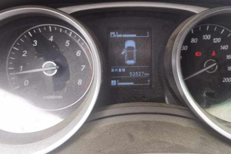 Used Baojun 730 2016 1.5L Manual Standard Version 7 Seats Odometer Close Up
