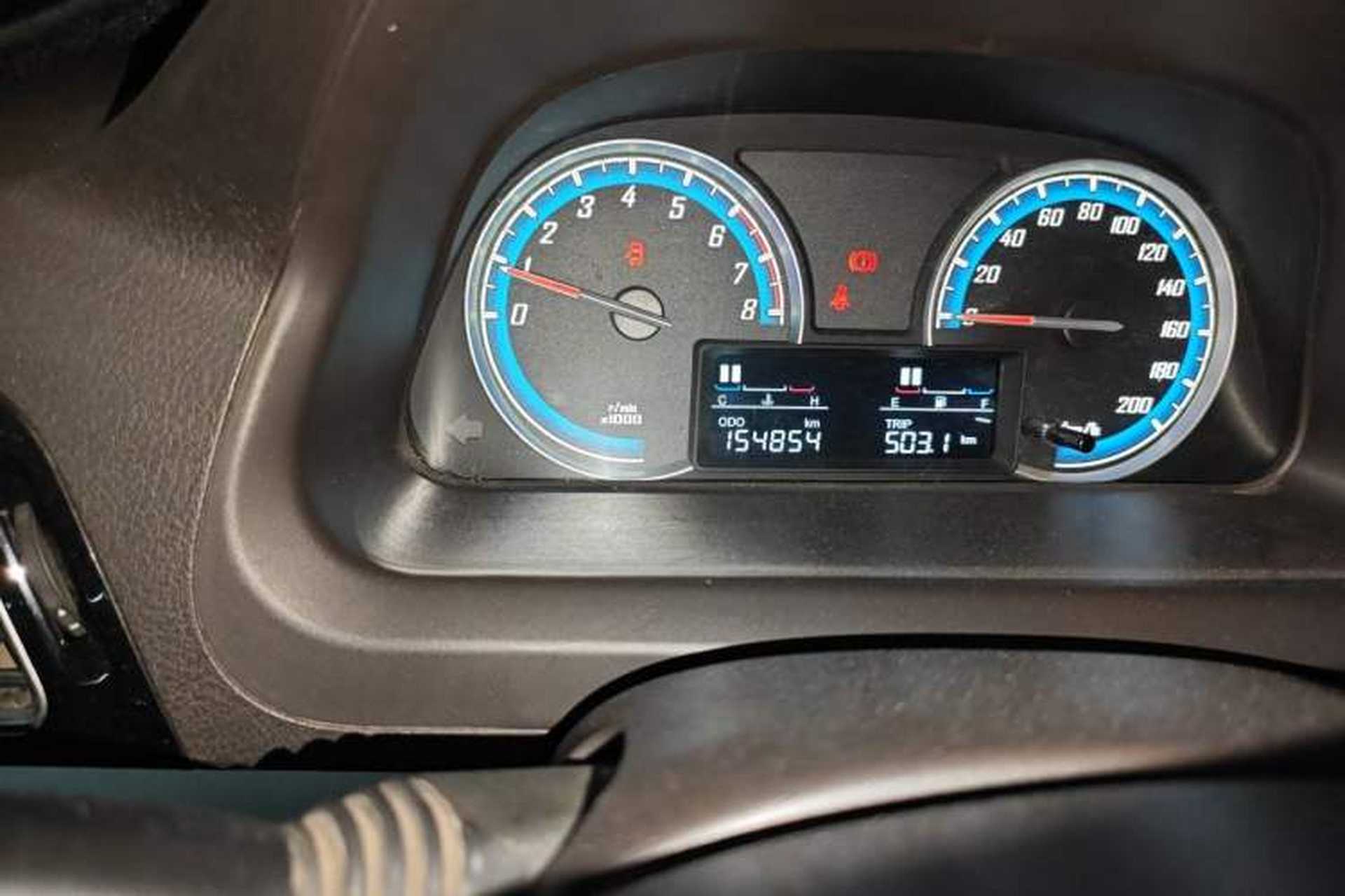 Used Baojun 730 2016 1.5L Manual Value Edition 7 Seats China V Emission Standard Odometer Close Up