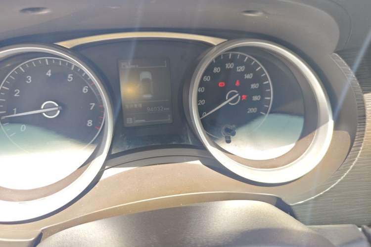 Used Baojun 730 2016 1.5L Manual Standard Version 7 Seats Odometer Close Up
