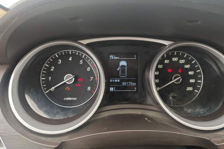 Used Baojun 730 2016 Revised 1.5L Manual Standard Version 7 Seats China V Emission Standard Odometer Close Up