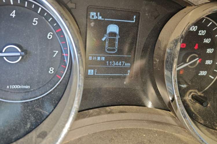 Used Baojun 730 2016 1.5L Manual Comfort Version 7 Seats China V Emission Standard Odometer Close Up