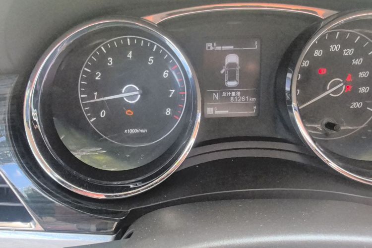 Used Baojun 730 2016 1.8L iAMT Luxury Model 7 Seats Odometer Close Up