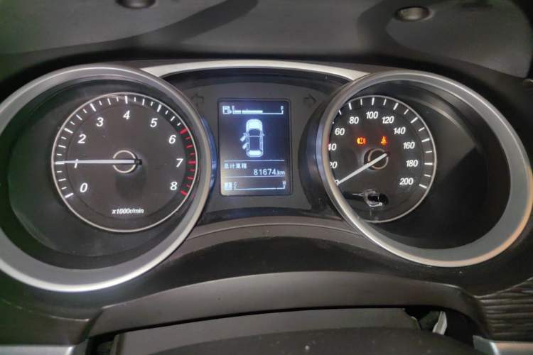 Used Baojun 730 2016 Revised 1.5L Manual Standard Version 7 Seats China V Emission Standard Odometer Close Up