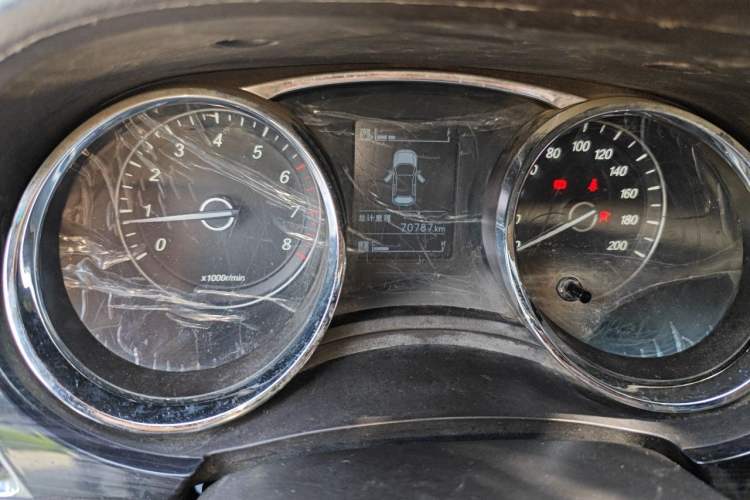 Used Baojun 730 2016 1.5L Manual Comfort Version 7 Seats China V Emission Standard Odometer Close Up