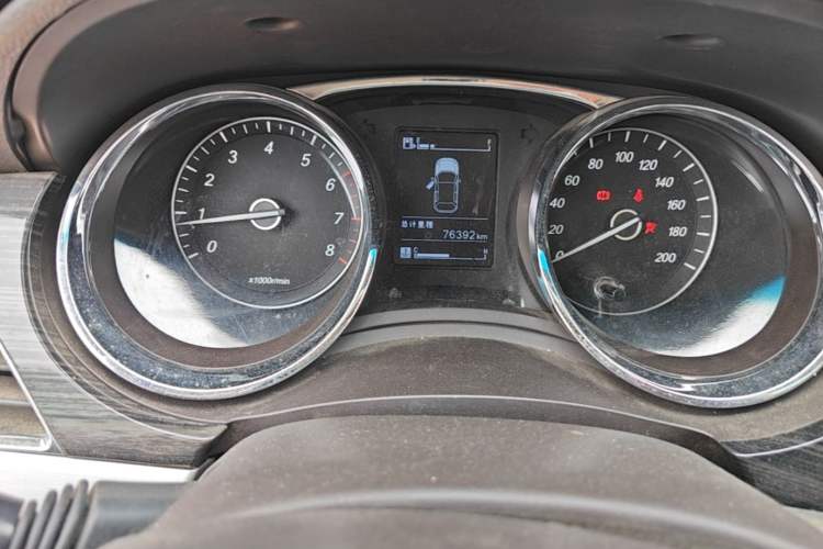 Used Baojun 730 2016 1.5L Manual Luxury Edition 7 Seats Odometer Close Up