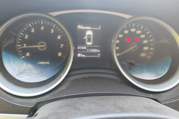 Used Baojun 730 2016 1.5L Manual Value Edition 7 Seats China V Emission Standard Odometer Close Up